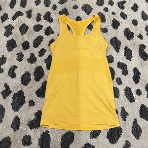 LULULEMON SWIFTLY TECH RACERBACK - SIZE 2 🍋